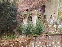 Artena. Palazzo Borghese. Small porched terrace looks very like Juliet's movie-balcony