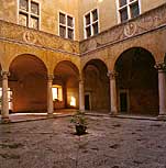 Pienza. The real look of the courtyard of Palazzo Piccolomini, without a well