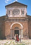 Olga, Cinzia and Vladimir near the entrance of  San Pietro. Tuscania